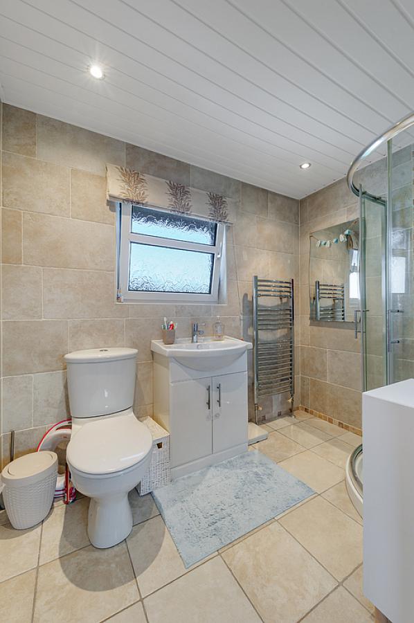 60 Cleland Park North