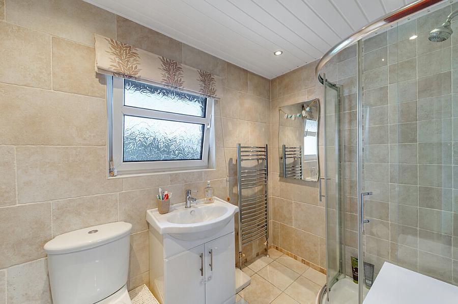 60 Cleland Park North