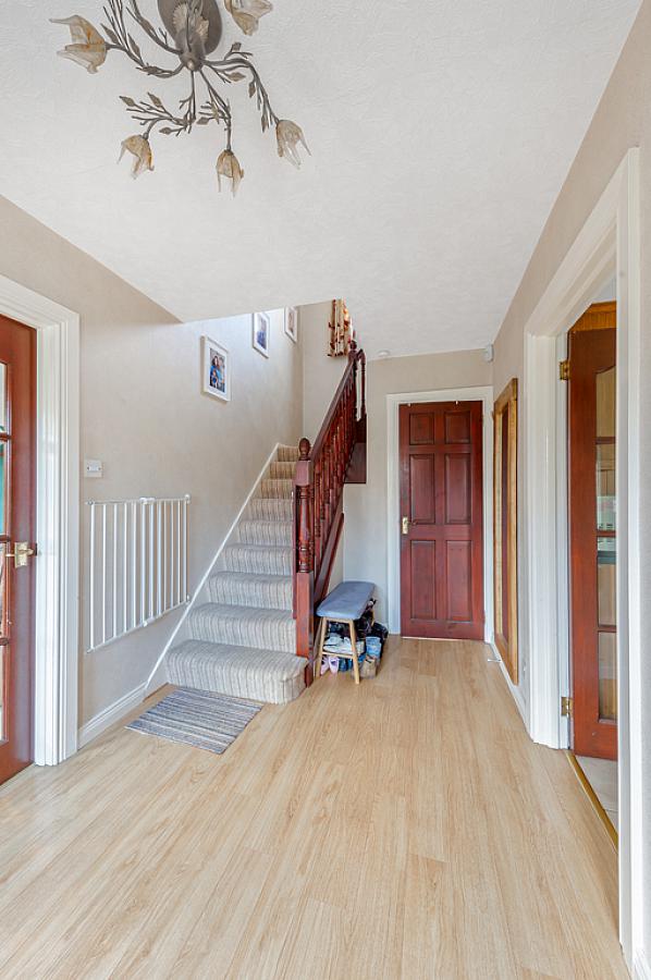 60 Cleland Park North