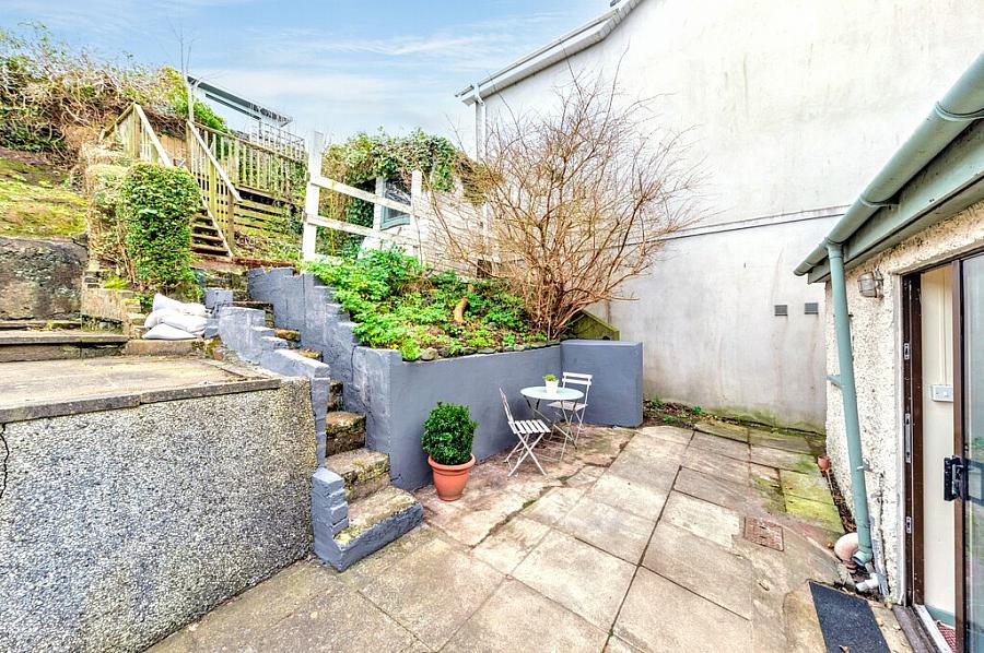 13 Meadowbank Avenue