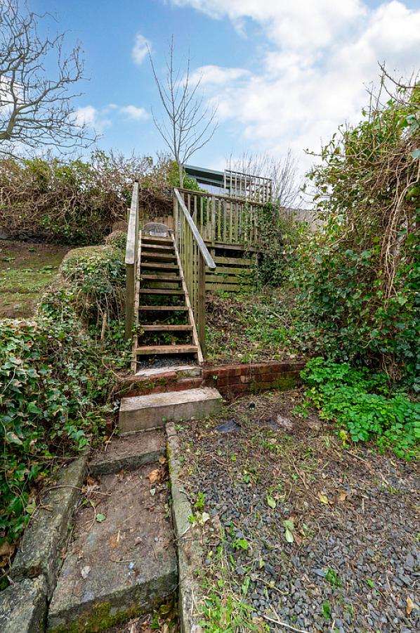 13 Meadowbank Avenue