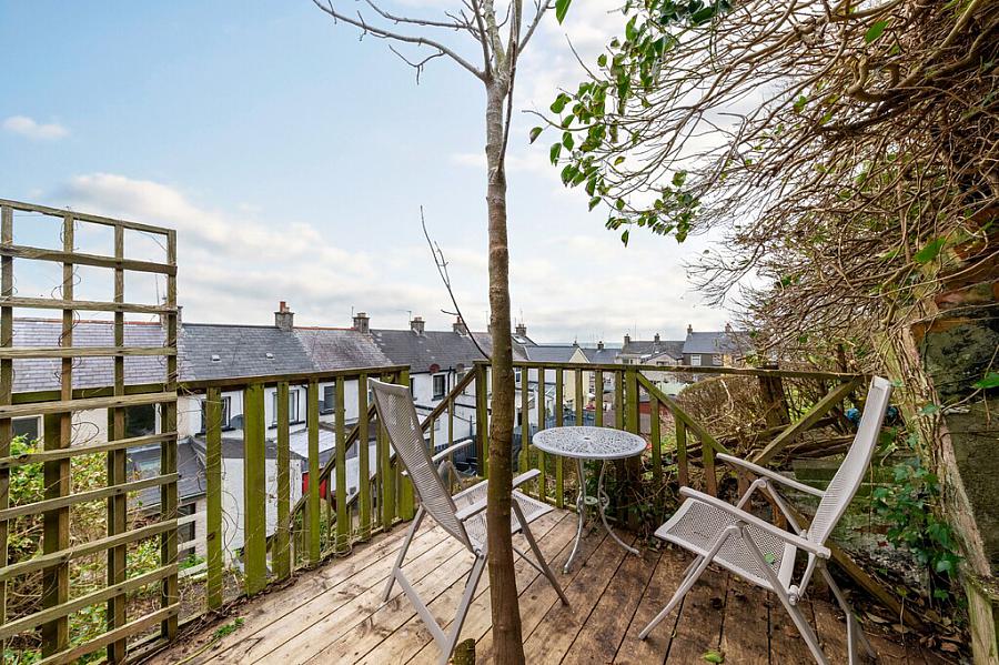 13 Meadowbank Avenue