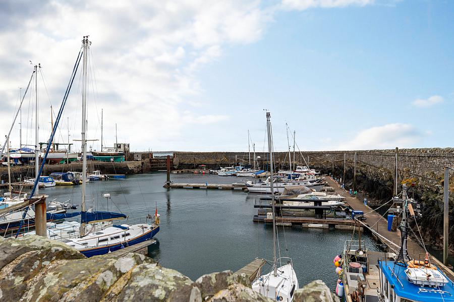 13 Meadowbank Avenue