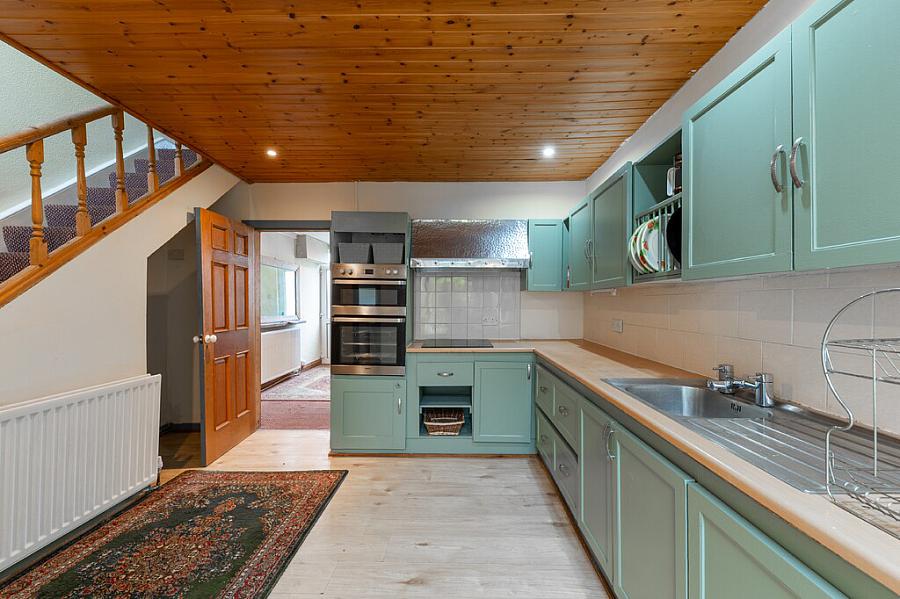 13 Meadowbank Avenue