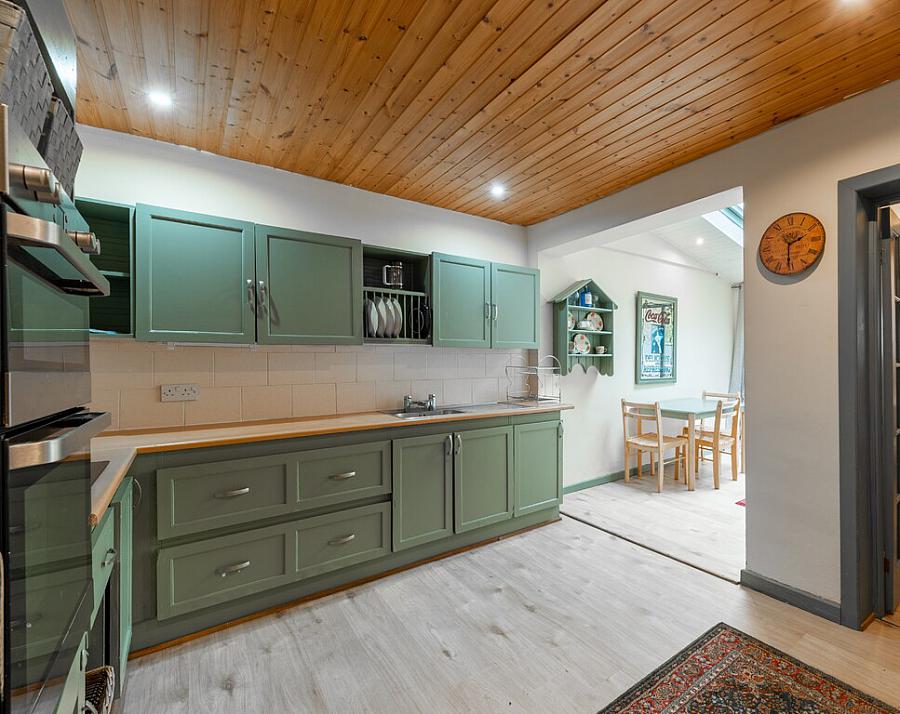 13 Meadowbank Avenue