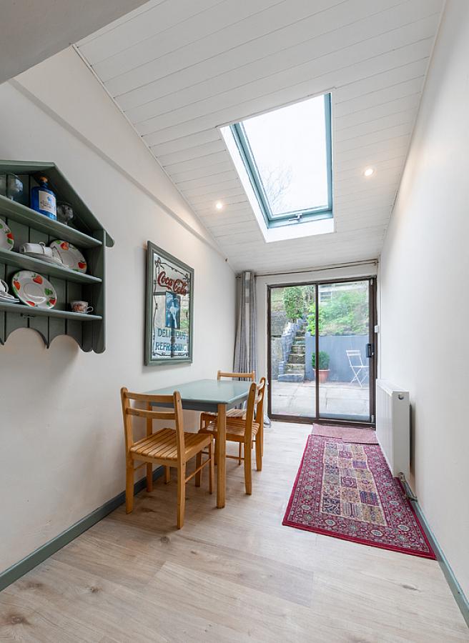 13 Meadowbank Avenue