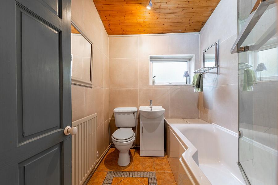 13 Meadowbank Avenue