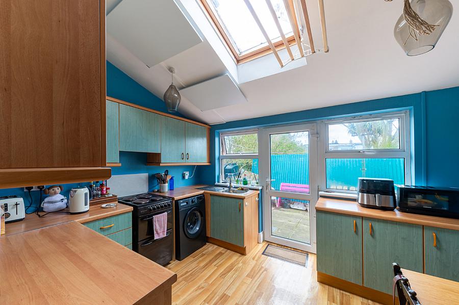 20 Meadowbank Avenue