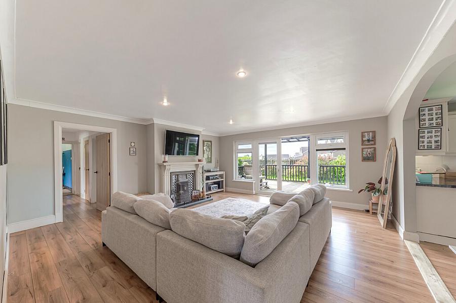 54 Lisbane Road