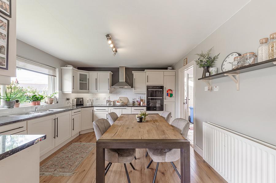 54 Lisbane Road