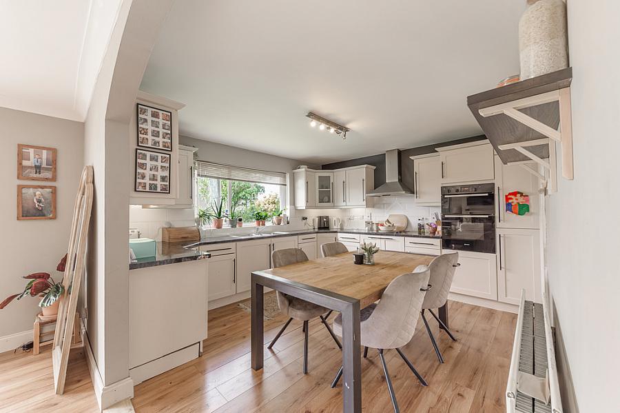 54 Lisbane Road