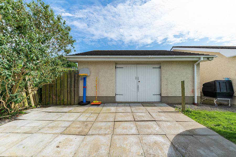 54 Lisbane Road