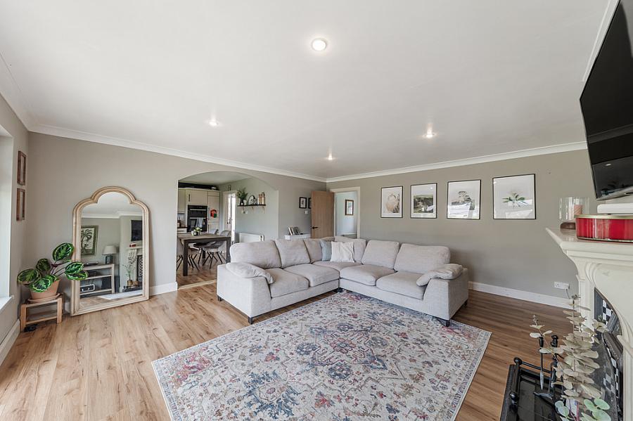 54 Lisbane Road