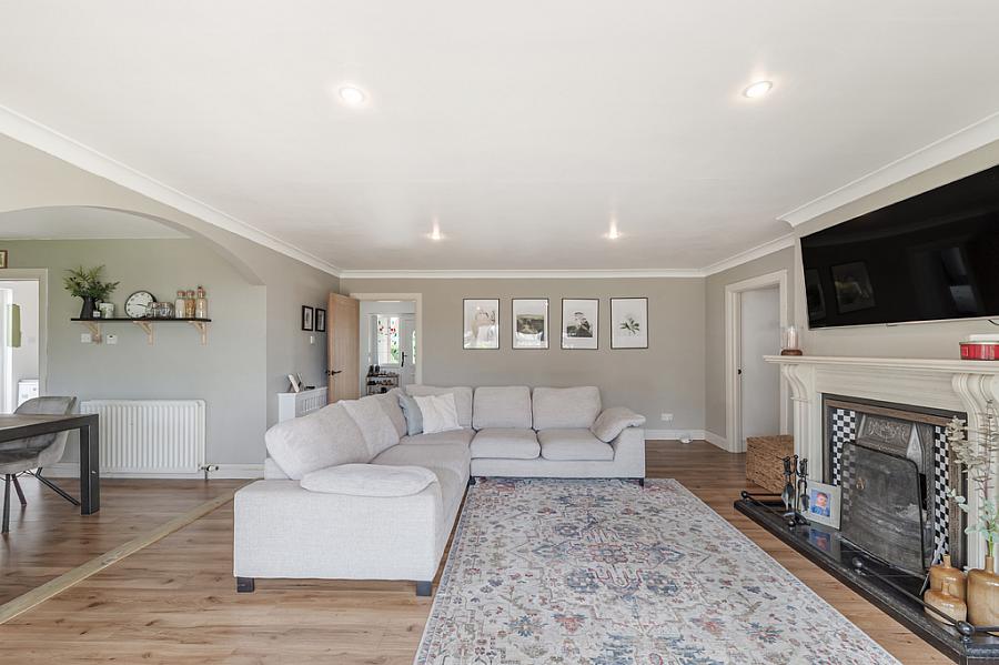 54 Lisbane Road