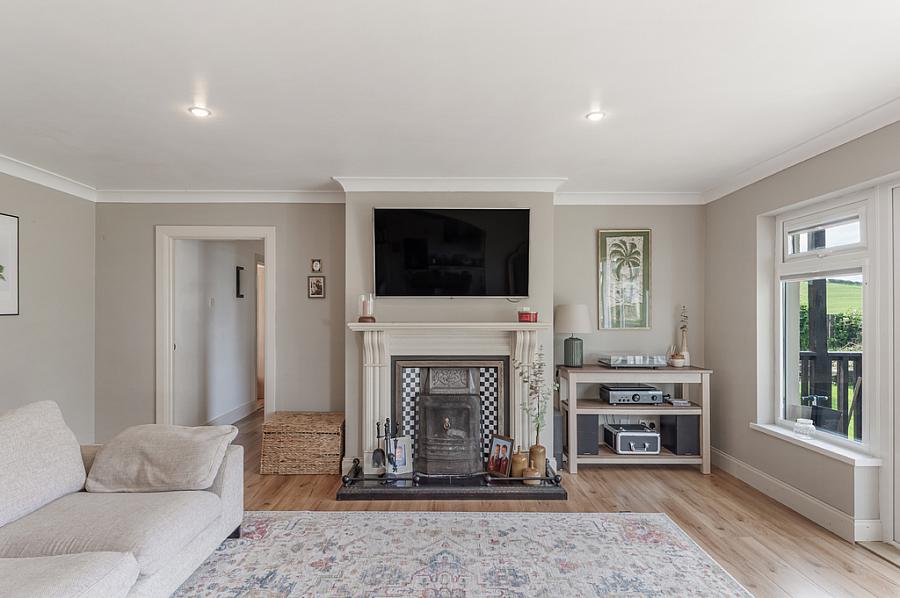 54 Lisbane Road