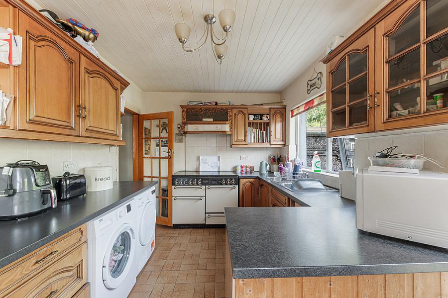 10 Hazeldene Avenue