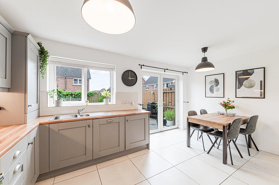 42 Ballyvarnet Lane