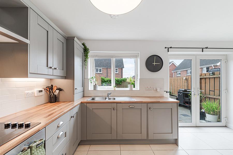 42 Ballyvarnet Lane