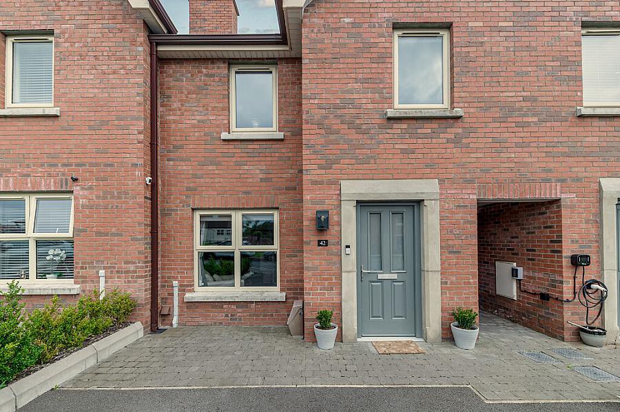 42 Ballyvarnet Lane
