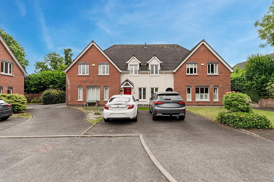 6 Old Dundonald Mews