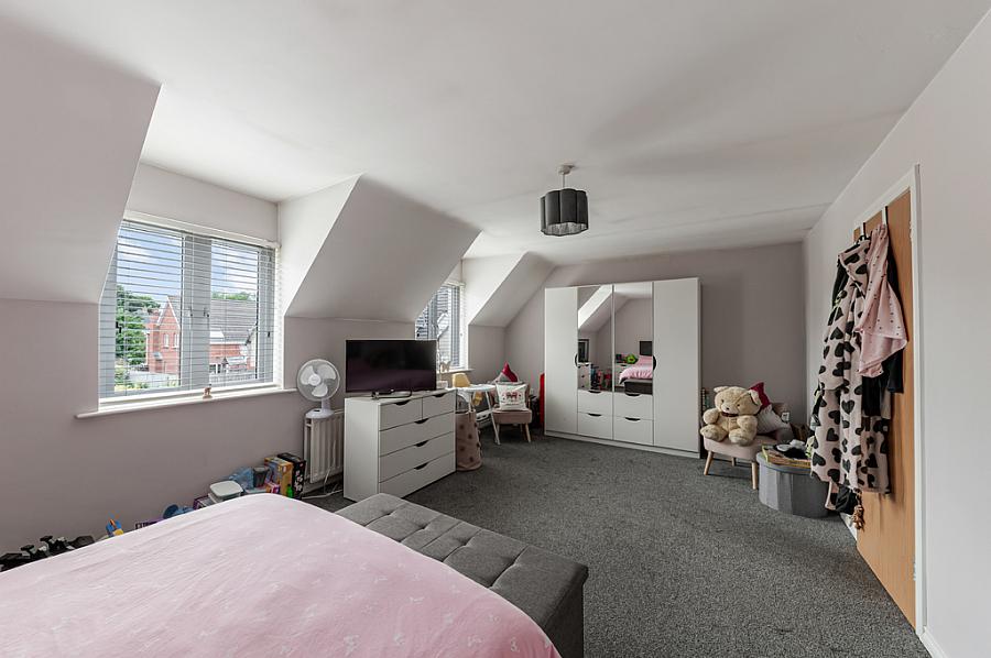 6 Old Dundonald Mews