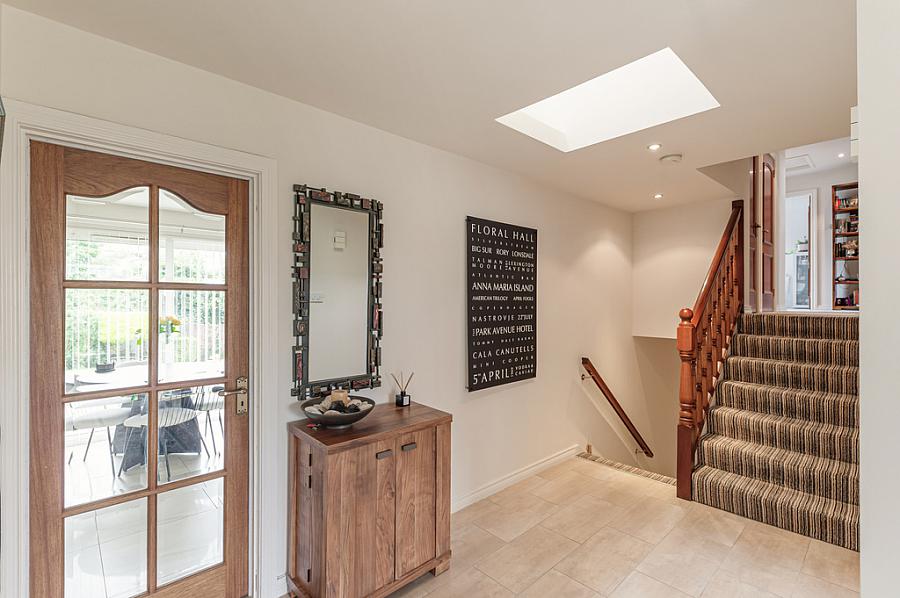 2 Moorfield Gardens