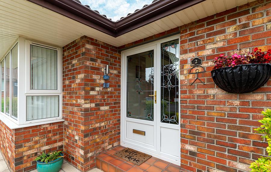 2 Moorfield Gardens
