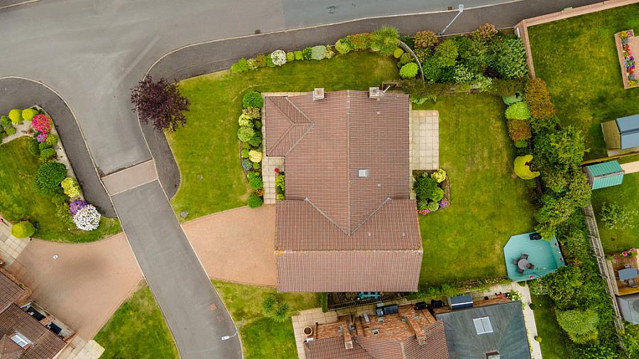 2 Moorfield Gardens