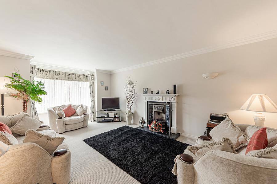 2 Moorfield Gardens