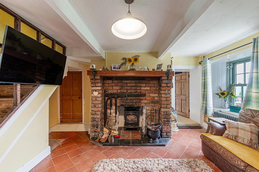 Hollytree Cottage, 10 Deer Park Road
