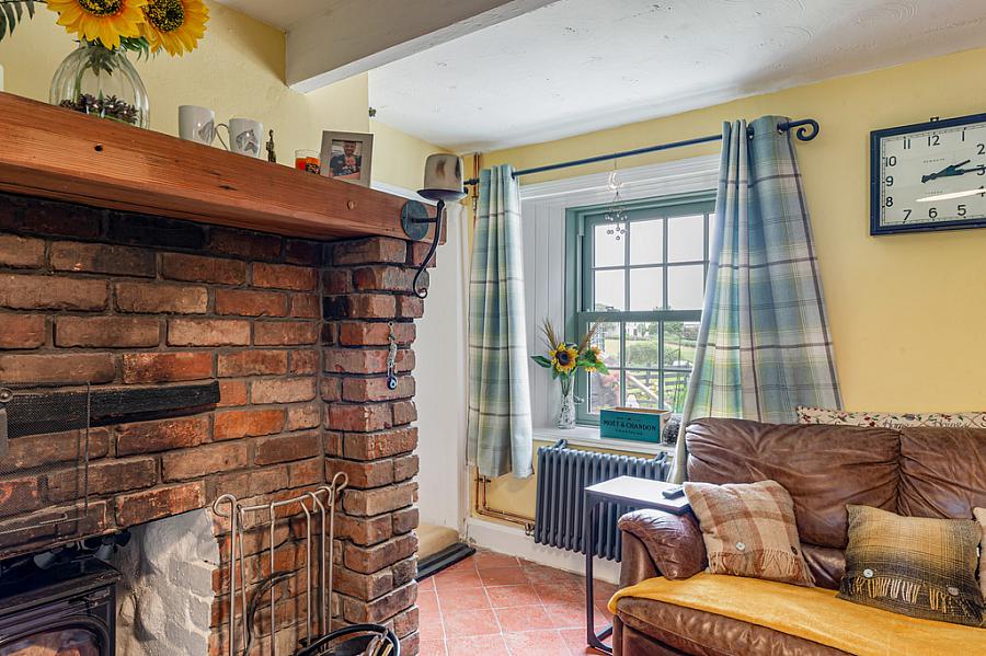 Hollytree Cottage, 10 Deer Park Road