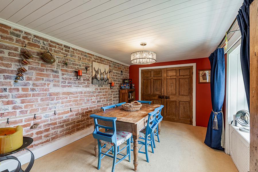 Hollytree Cottage, 10 Deer Park Road