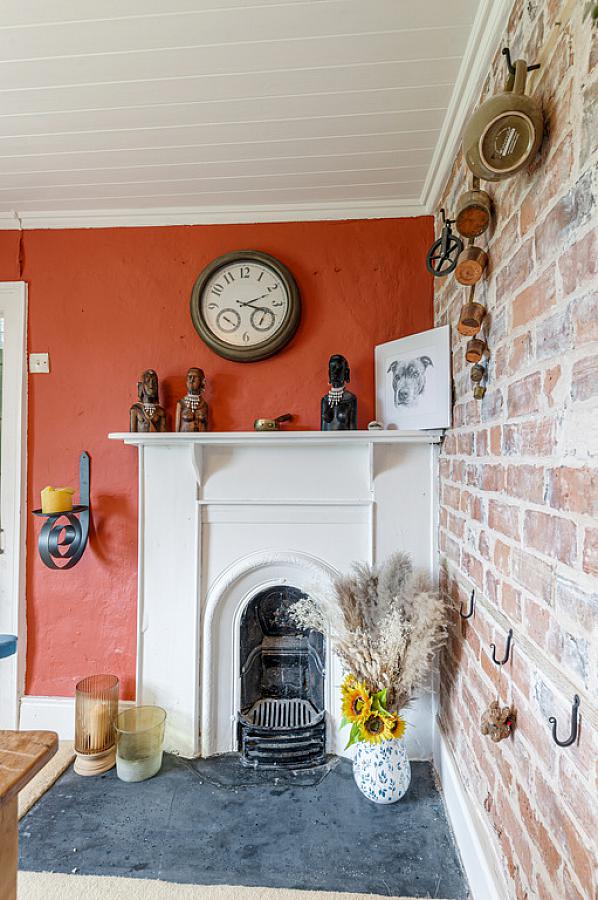 Hollytree Cottage, 10 Deer Park Road