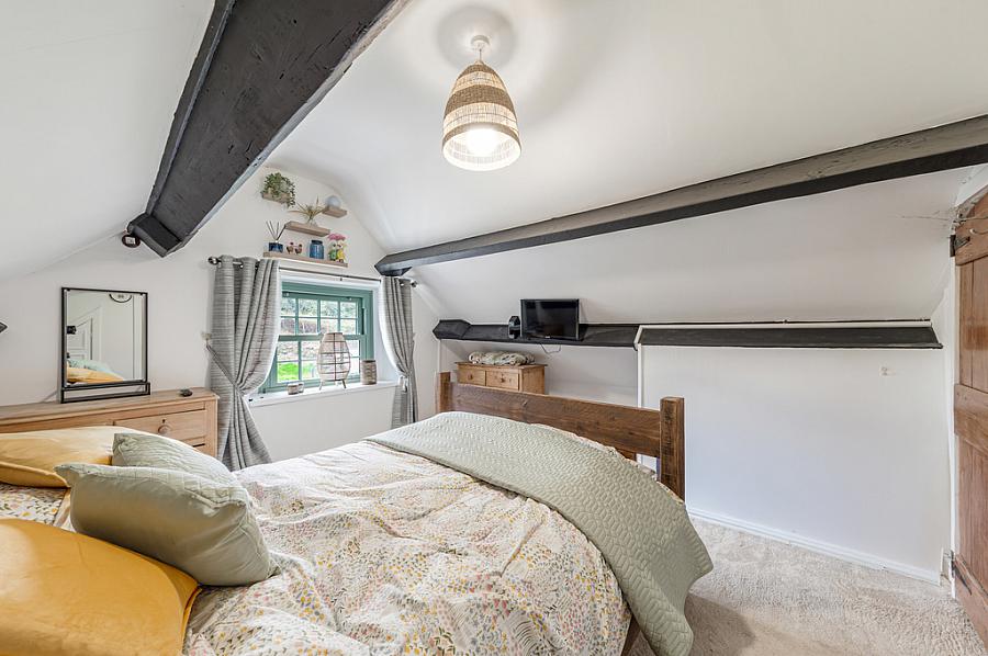 Hollytree Cottage, 10 Deer Park Road
