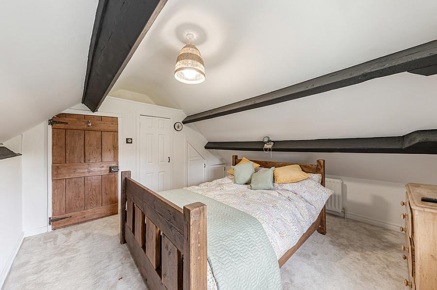 Hollytree Cottage, 10 Deer Park Road