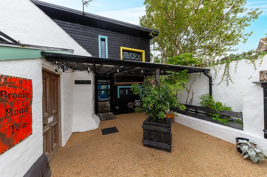 Hollytree Cottage, 10 Deer Park Road