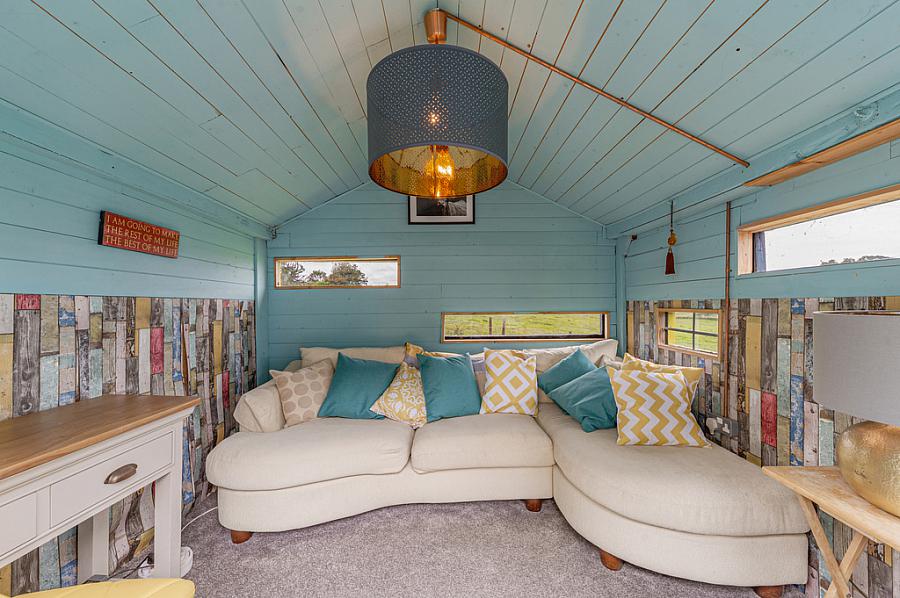 Hollytree Cottage, 10 Deer Park Road