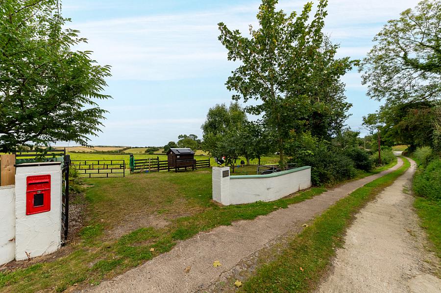 Hollytree Cottage, 10 Deer Park Road