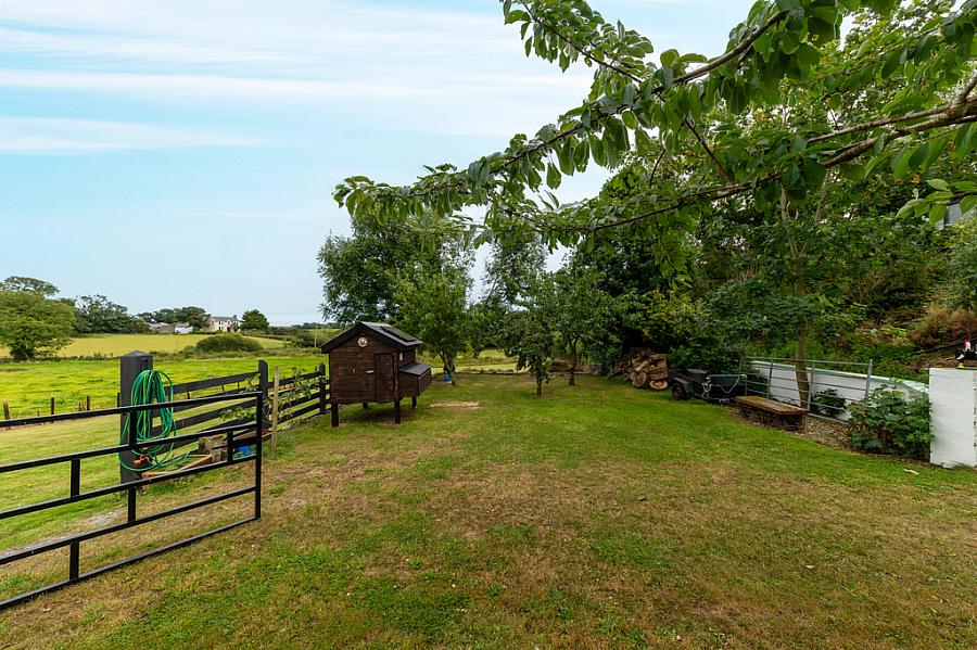 Hollytree Cottage, 10 Deer Park Road