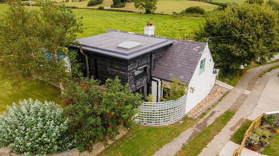 Hollytree Cottage, 10 Deer Park Road
