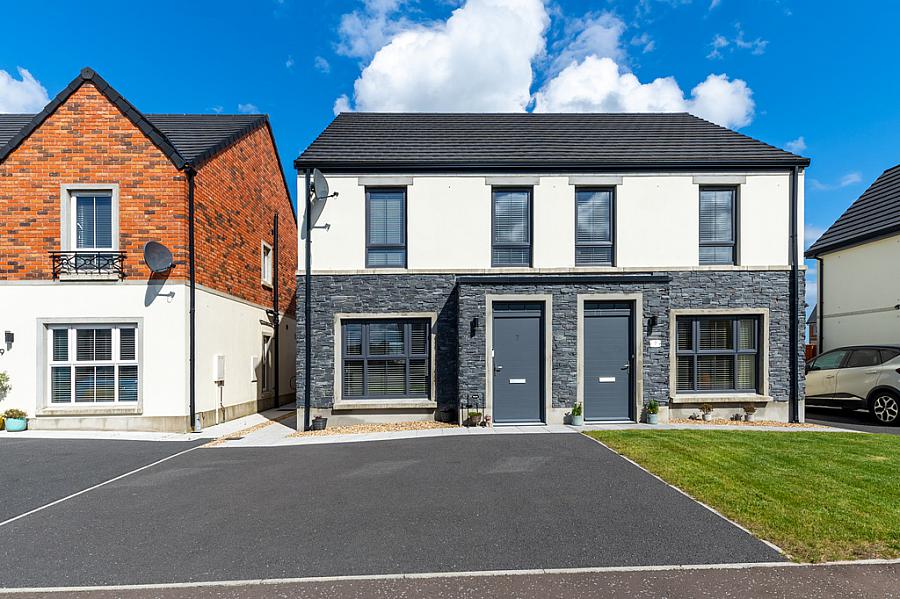 7 Rocklyn Mews