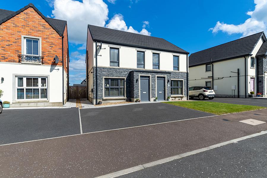 7 Rocklyn Mews