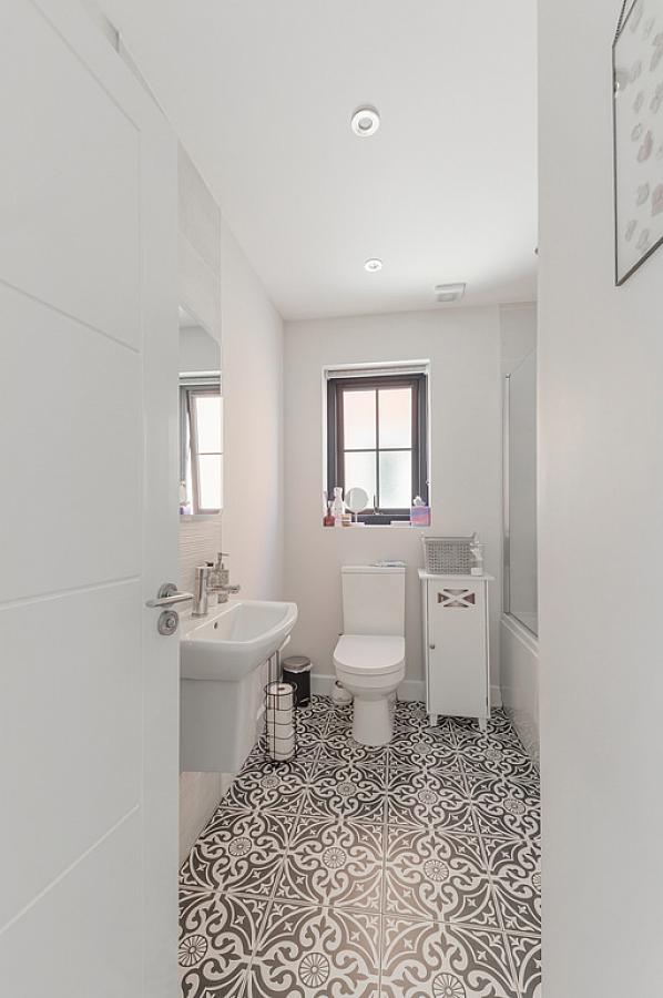 7 Rocklyn Mews