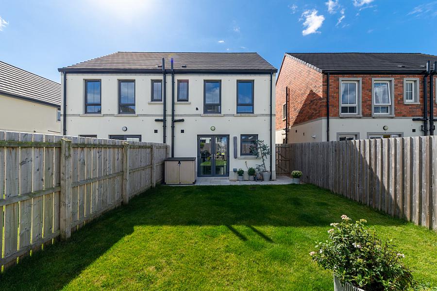 7 Rocklyn Mews