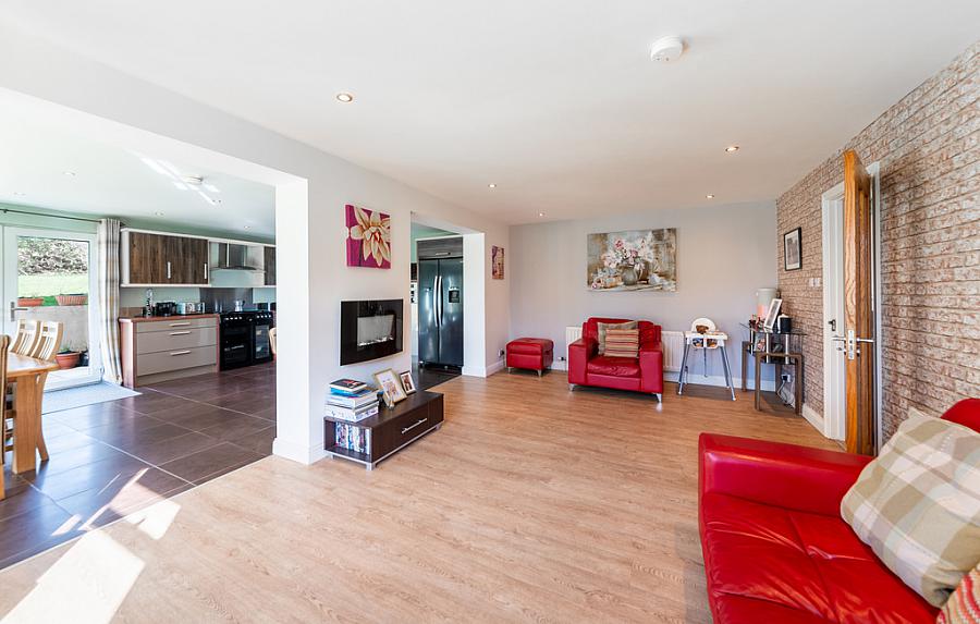 24 Crossgar Road East