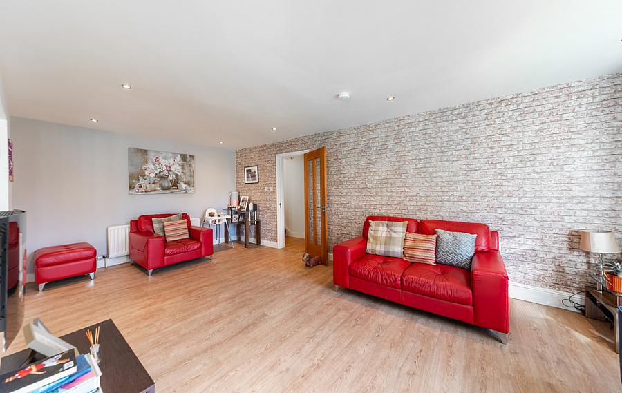 24 Crossgar Road East