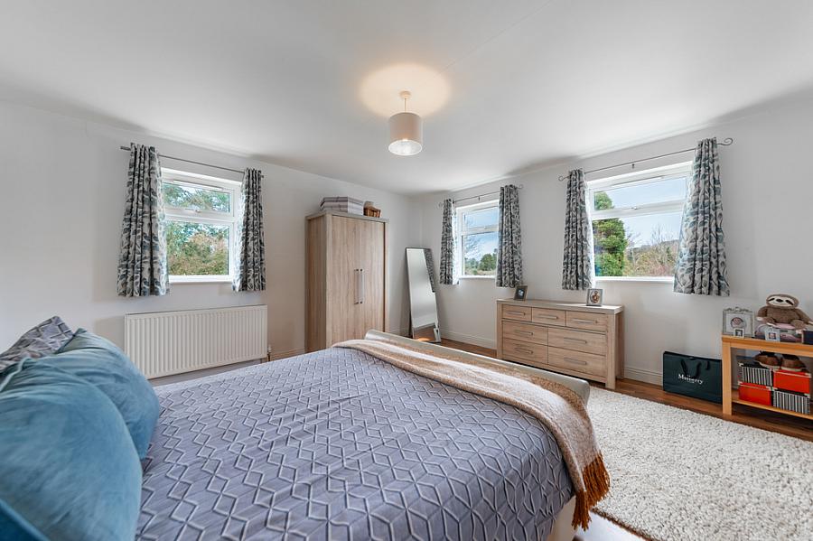 24 Crossgar Road East