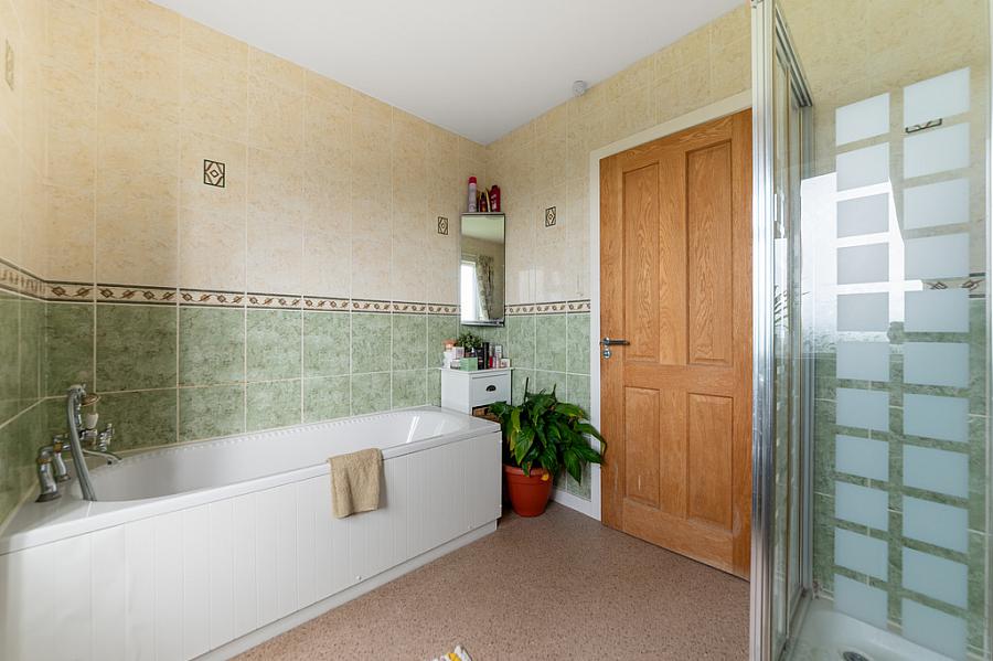 24 Crossgar Road East