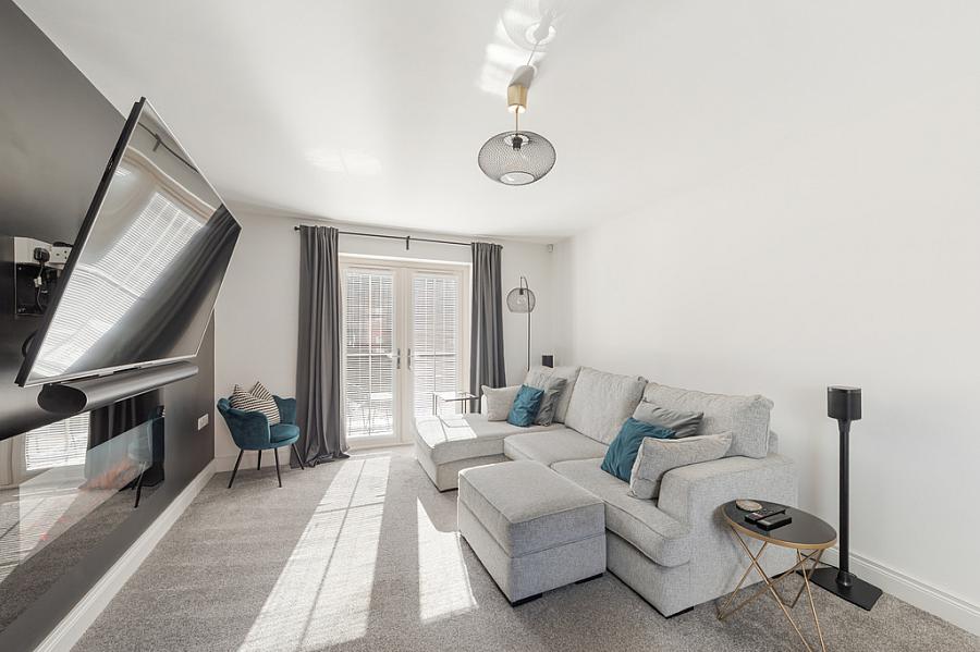 33 Lynn Hall Place