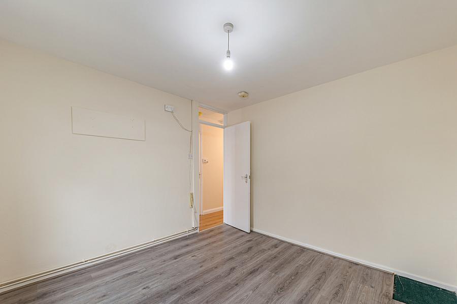 11 Ashmount Park